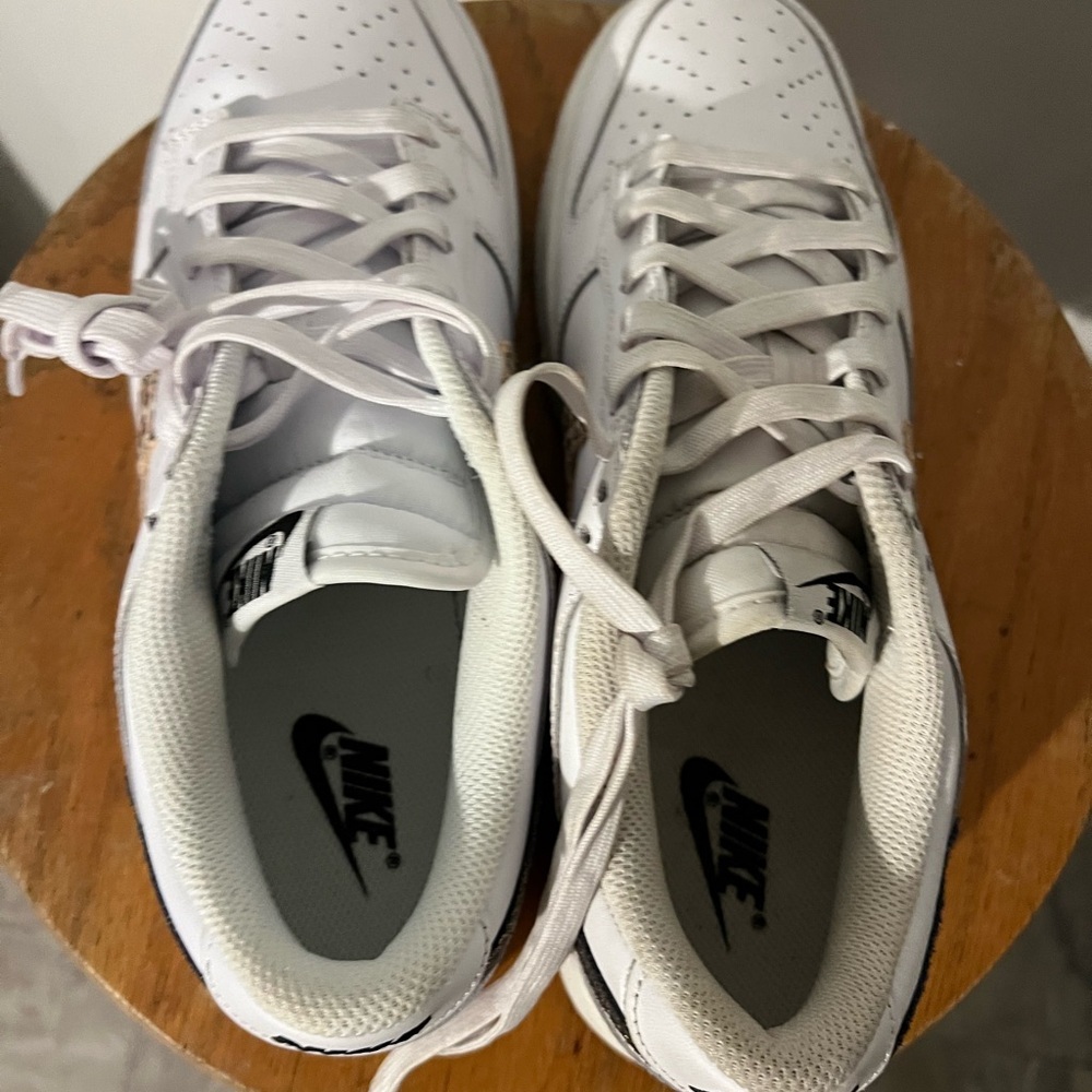 Nike White and Leopard Print Athletic Shoes Dunk Low Ladies Size 10 - Picture 3 of 8